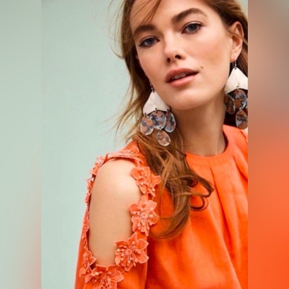 ANTHROPOLOGIE ERI + ALI Jemima Cold Shoulder Coral Floral Linen Blouse M Sexy‎